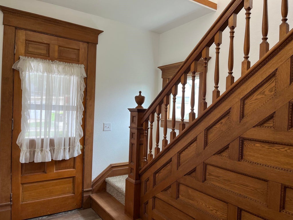 Photo of 37 W Taylor Street, Huntington, IN 46750 (MLS # 202637204)