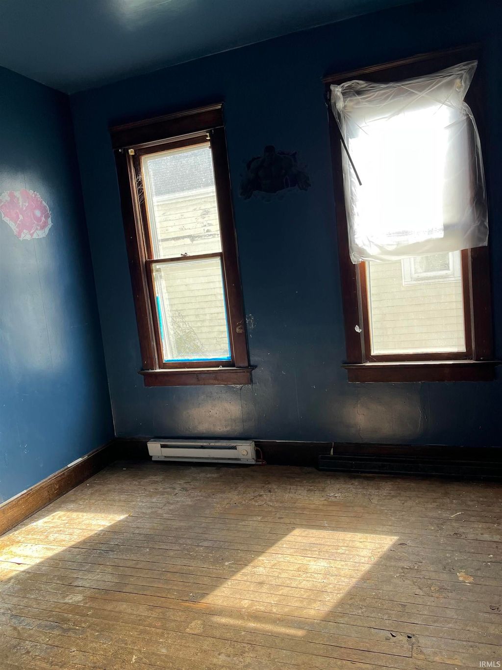 Photo of 820 N Garvin Street, Evansville, IN 47711 (MLS # 202543259)