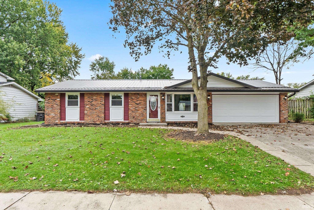Photo of 8130 Wyoming Pass Street, Fort Wayne, IN 46815 (MLS # 202643003)