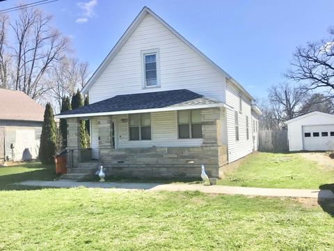 Photo of 713 S Franklin Street, Winamac, IN 46996 (MLS # 202610493)