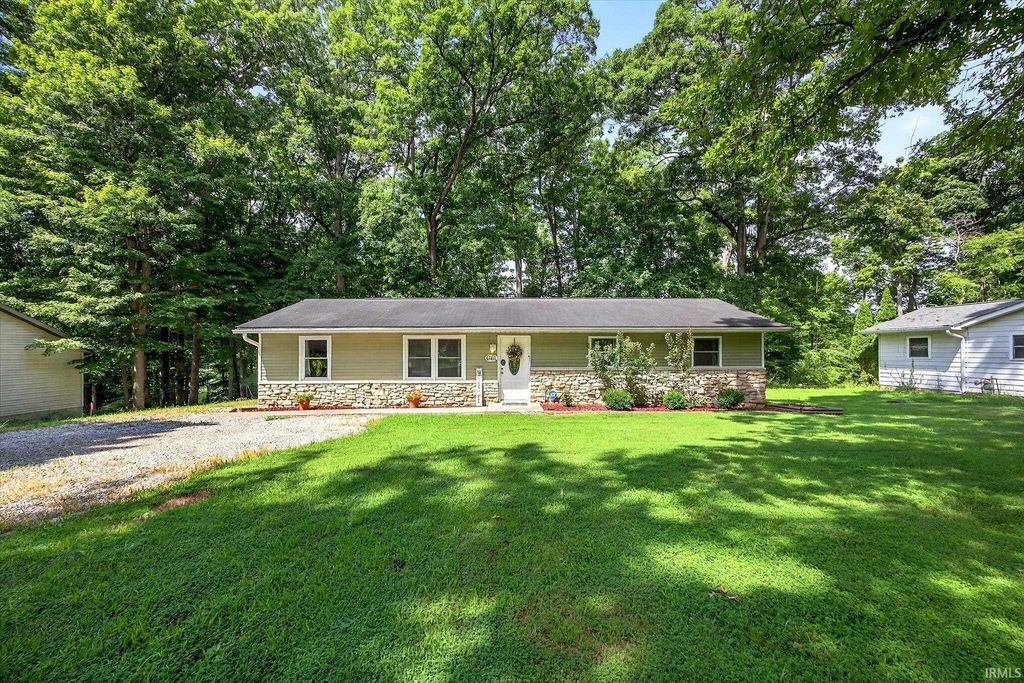 Photo of 6161 N Shelly Drive, Ellettsville, IN 47429 (MLS # 202603473)