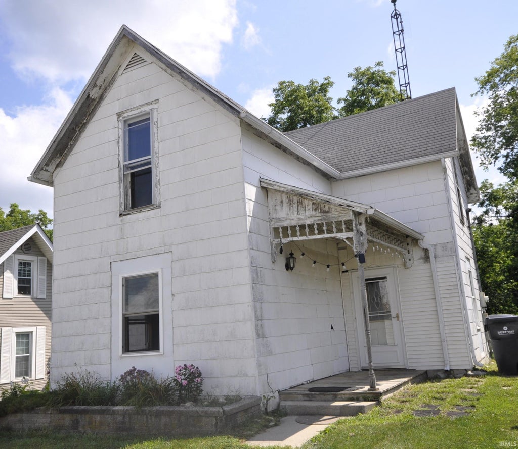 Photo of 104 N Plum Street, Farmland, IN 47340 (MLS # 202630638)