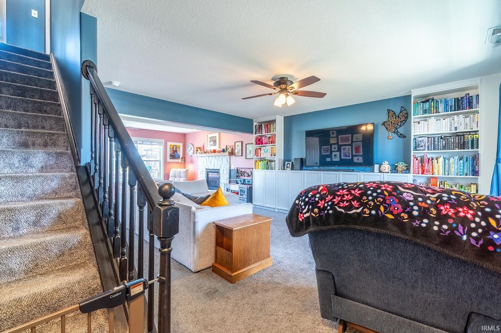 Photo of 1262 Hendrix Run, Fort Wayne, IN 46818 (MLS # 202540402)