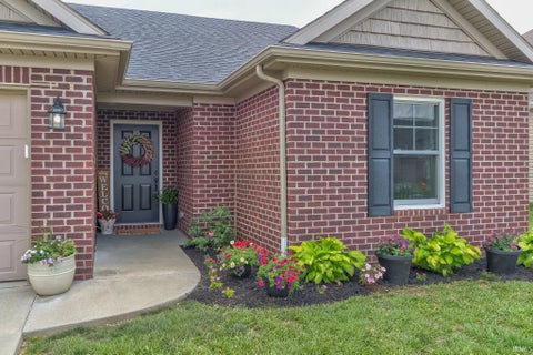 Tiny photo for 13303 Halle Drive, Evansville, IN 47725 (MLS # 202625462)