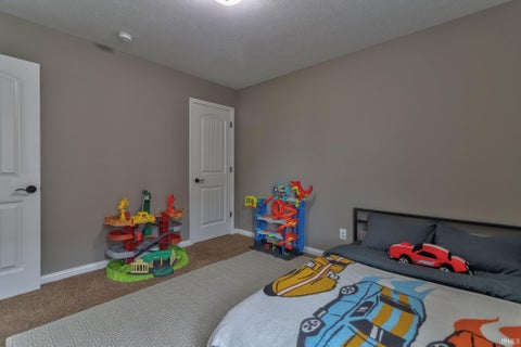 Tiny photo for 13303 Halle Drive, Evansville, IN 47725 (MLS # 202625462)