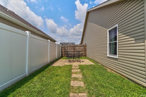 Tiny photo for 13303 Halle Drive, Evansville, IN 47725 (MLS # 202625462)