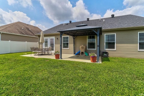 Tiny photo for 13303 Halle Drive, Evansville, IN 47725 (MLS # 202625462)