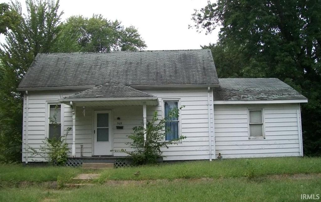 Photo of 909 N Hart Street, Princeton, IN 47670 (MLS # 202611471)