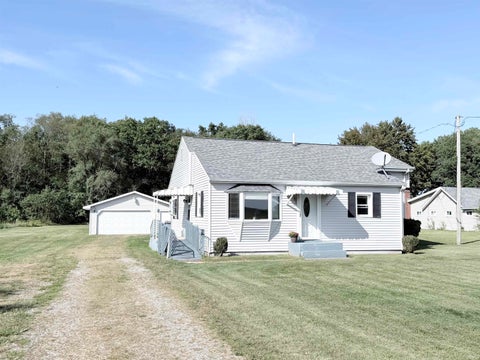 Photo of 27701 Jackson Road, North Liberty, IN 46554 (MLS # 202637880)