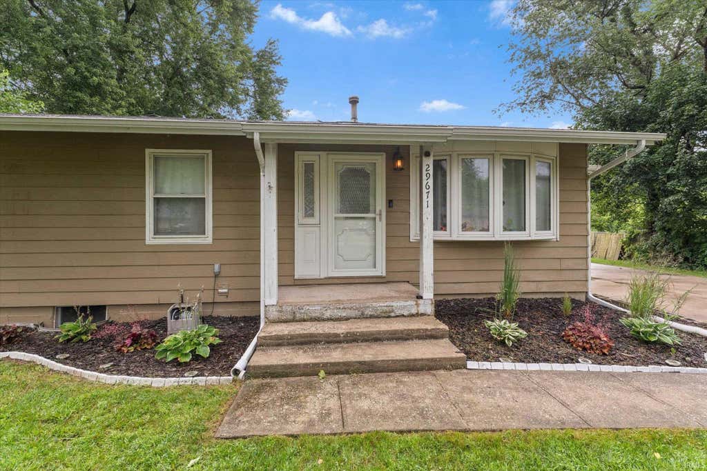 Photo of 29671 Carolina Avenue, Elkhart, IN 46516 (MLS # 202633118)