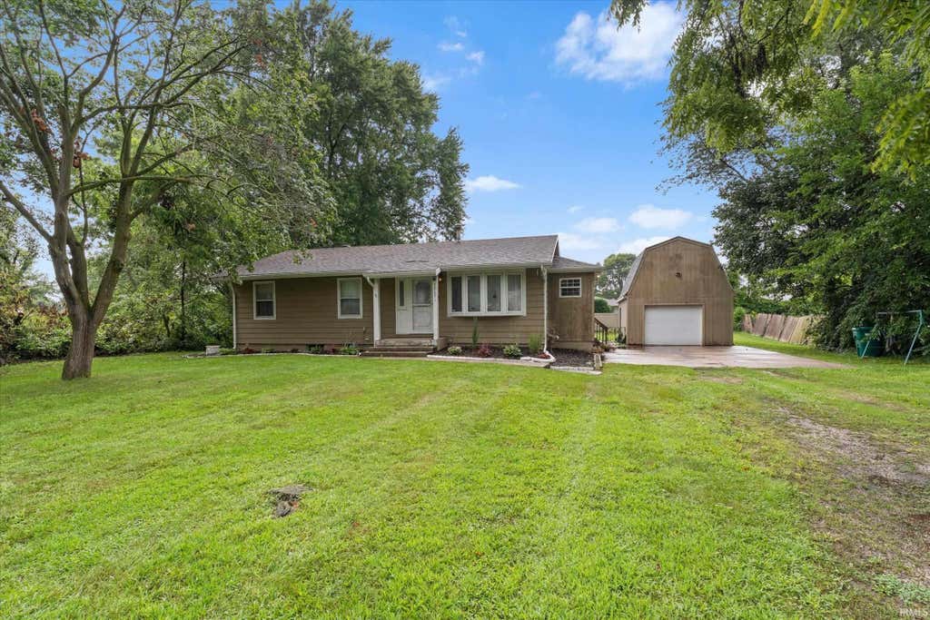 Photo of 29671 Carolina Avenue, Elkhart, IN 46516 (MLS # 202633118)