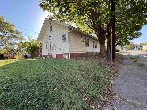 Tiny photo for 602 Bayard Park Drive, Evansville, IN 47713 (MLS # 202642174)