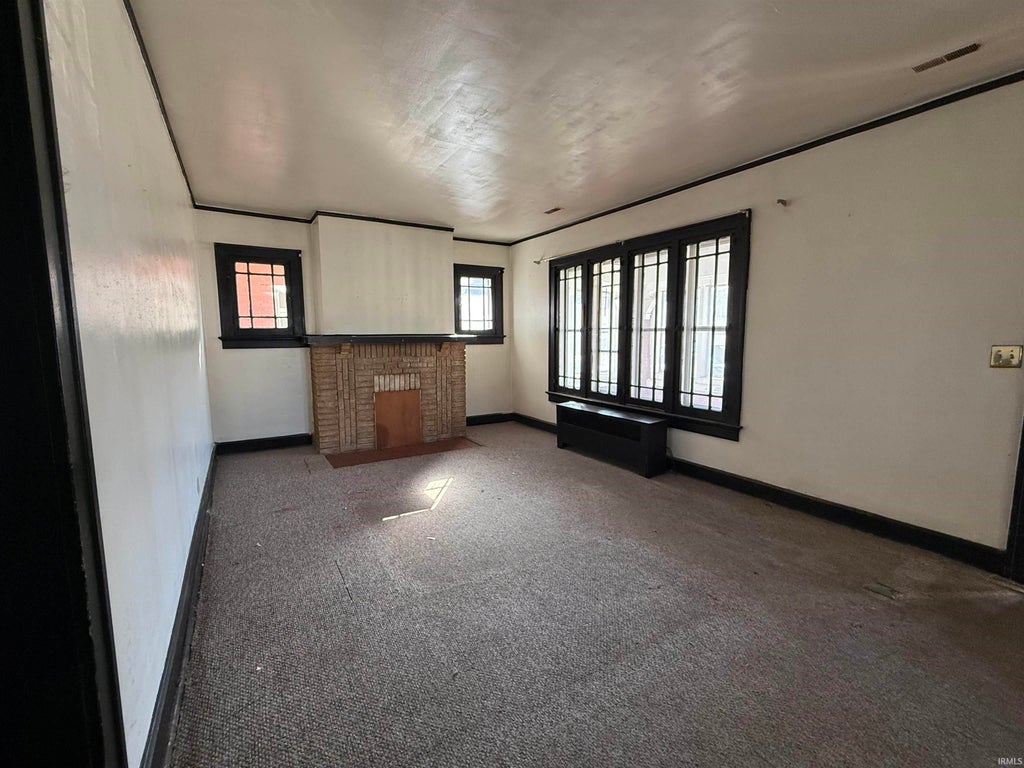 Photo of 602 Bayard Park Drive, Evansville, IN 47713 (MLS # 202642174)
