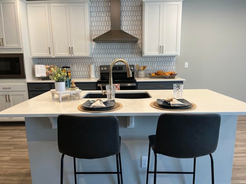 Tiny photo for 9212 Haycroft Drive, Evansville, IN 47712 (MLS # 202638539)