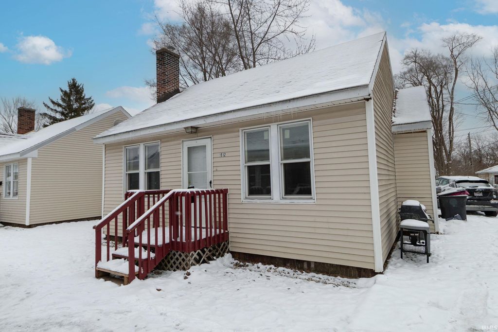 Photo of 1512 Hermosa Place, South Bend, IN 46613 (MLS # 202602655)