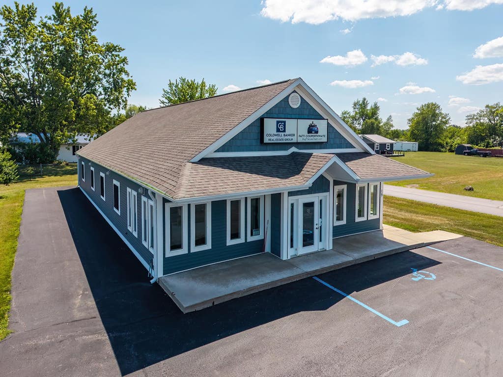 Photo of 15 Lane 330 Big Otter Lake LK, Fremont, IN 46737 (MLS # 202632823)