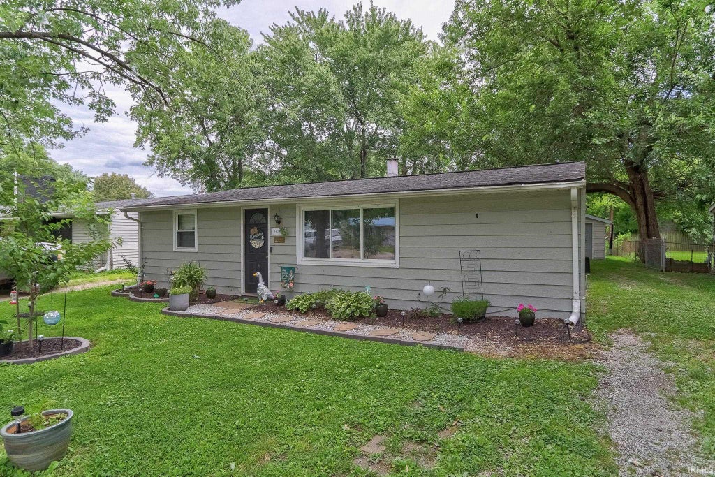 Photo of 2530 S Saint James Boulevard, Evansville, IN 47714 (MLS # 202623884)