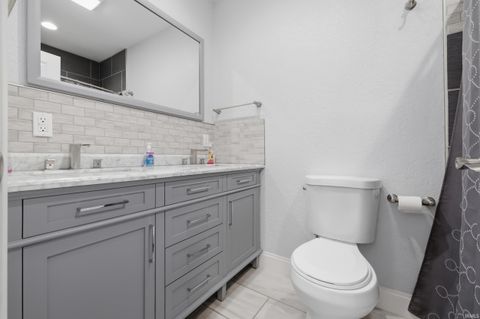 Tiny photo for 530 W Barber Street, Hartford City, IN 47348 (MLS # 202625428)