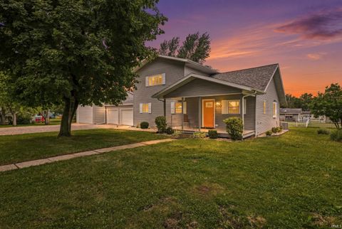 Tiny photo for 530 W Barber Street, Hartford City, IN 47348 (MLS # 202625428)