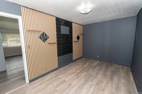 Tiny photo for 929 SIMON Court, South Bend, IN 46615 (MLS # 202637902)