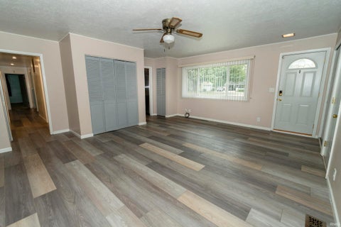 Tiny photo for 929 SIMON Court, South Bend, IN 46615 (MLS # 202637902)