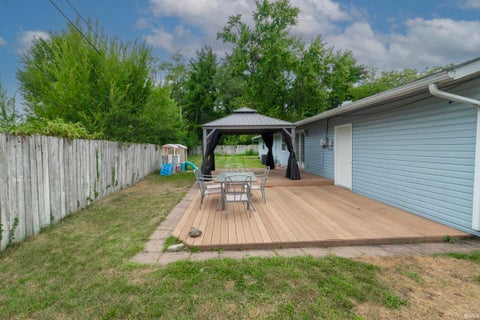 Tiny photo for 929 SIMON Court, South Bend, IN 46615 (MLS # 202637902)