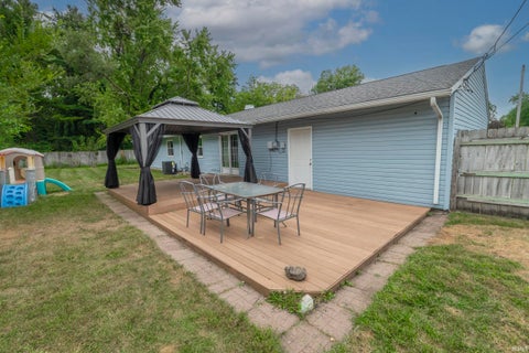 Tiny photo for 929 SIMON Court, South Bend, IN 46615 (MLS # 202637902)