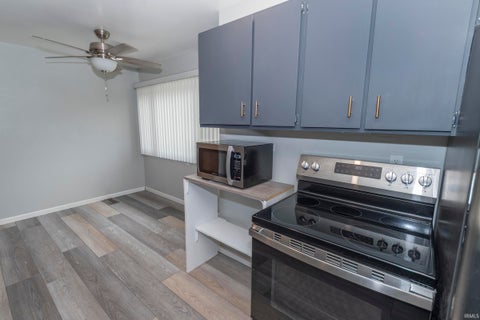 Tiny photo for 929 SIMON Court, South Bend, IN 46615 (MLS # 202637902)