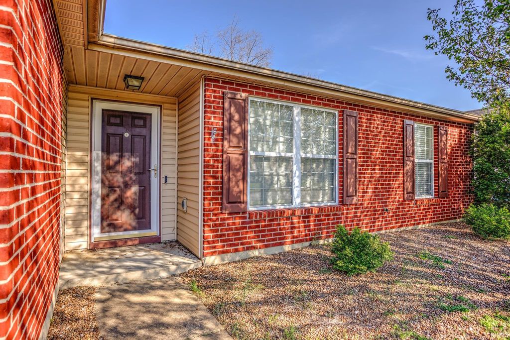 Photo of 1916 Seasons Ridge Boulevard, Evansville, IN 47715 (MLS # 202613004)