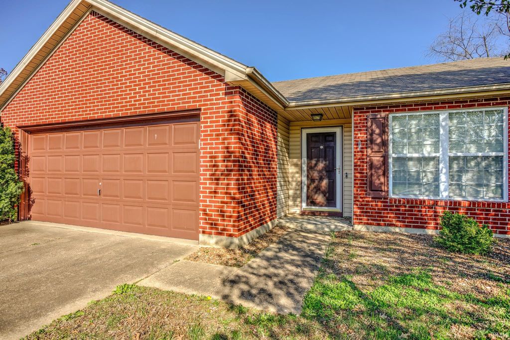 Photo of 1916 Seasons Ridge Boulevard, Evansville, IN 47715 (MLS # 202613004)