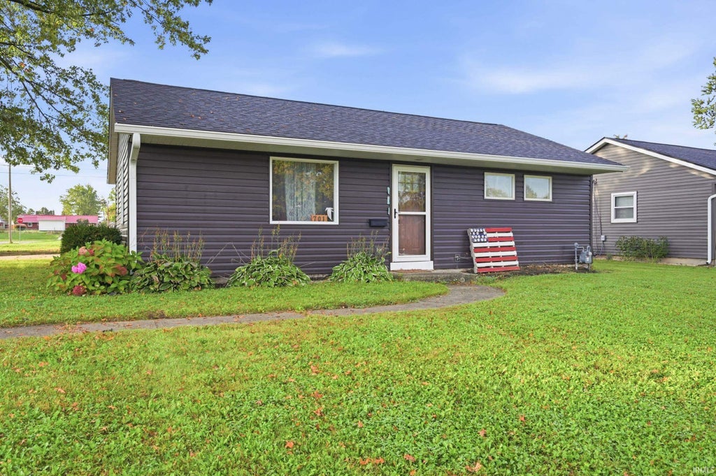 Photo of 701 W Lawn Street, Winchester, IN 47394 (MLS # 202642959)