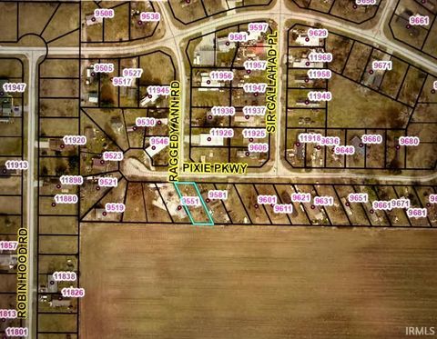 Tiny photo for 9561 E Pixie Parkway, Cromwell, IN 46732 (MLS # 202605687)