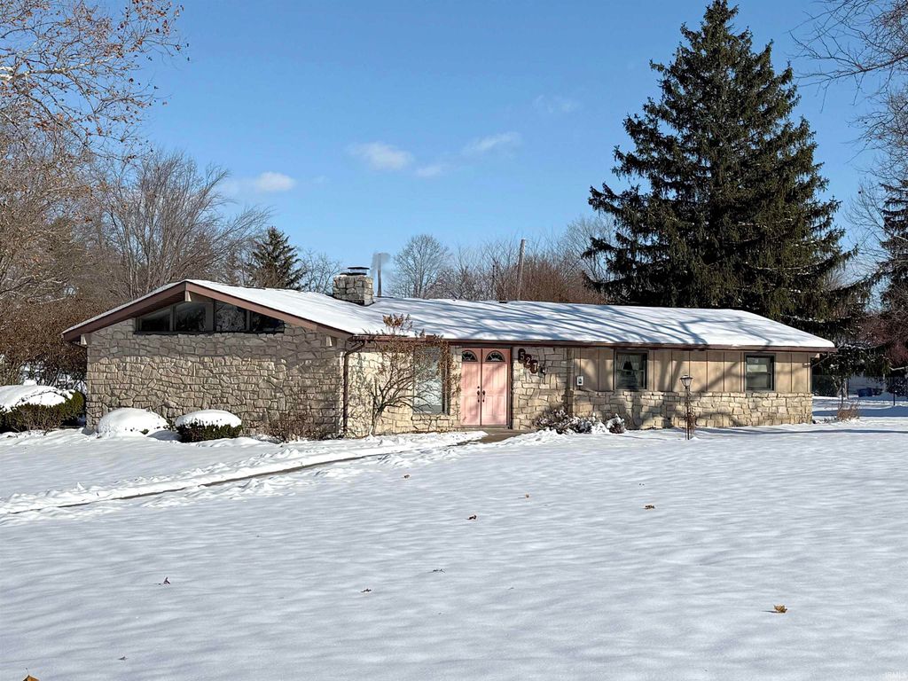 Photo of 527 E Jefferson Street, Columbia City, IN 46725 (MLS # 202548216)