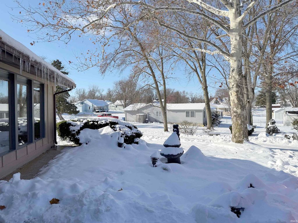 Photo of 527 E Jefferson Street, Columbia City, IN 46725 (MLS # 202548216)