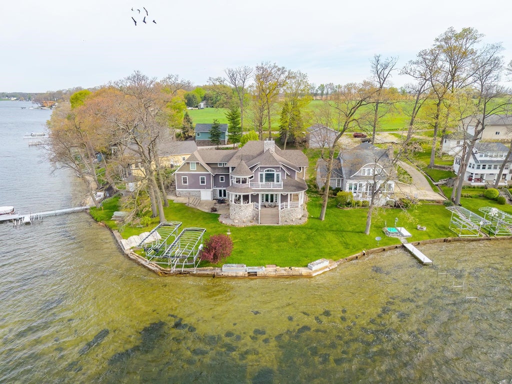 Photo of 10060 E 600 S, Wolcottville, IN 46747 (MLS # 202624767)