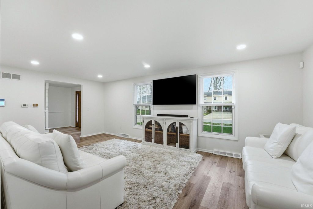 Photo of 6038 Monarch Drive, Fort Wayne, IN 46815 (MLS # 202613870)