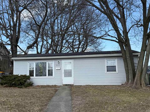 Photo of 620 W 8th Street, Bloomington, IN 47404 (MLS # 202605350)