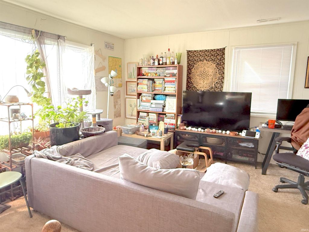 Photo of 620 W 8th Street, Bloomington, IN 47404 (MLS # 202605350)