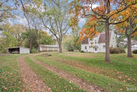 Tiny photo for 2365 W State Road 18 Road, Kokomo, IN 46901 (MLS # 202643804)