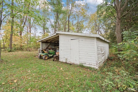 Tiny photo for 2365 W State Road 18 Road, Kokomo, IN 46901 (MLS # 202643804)