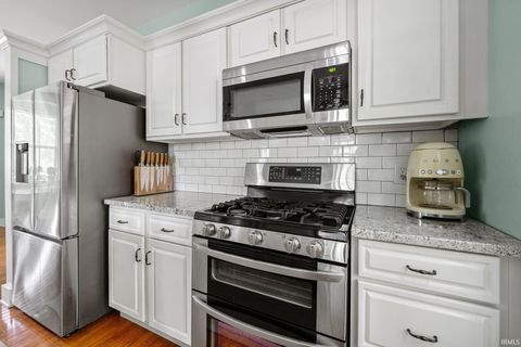 Tiny photo for 1336 W Washington Boulevard, Fort Wayne, IN 46802 (MLS # 202545484)