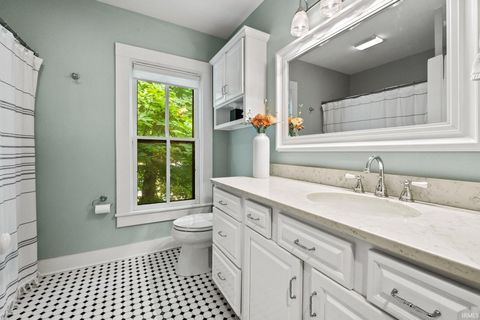 Tiny photo for 1336 W Washington Boulevard, Fort Wayne, IN 46802 (MLS # 202545484)