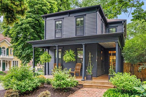 Photo of 1336 W Washington Boulevard, Fort Wayne, IN 46802 (MLS # 202545484)