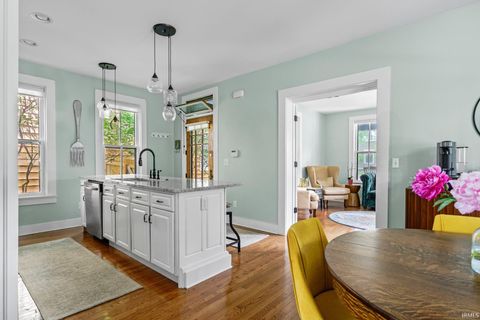 Tiny photo for 1336 W Washington Boulevard, Fort Wayne, IN 46802 (MLS # 202545484)