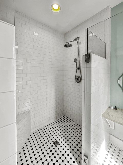 Tiny photo for 1336 W Washington Boulevard, Fort Wayne, IN 46802 (MLS # 202545484)