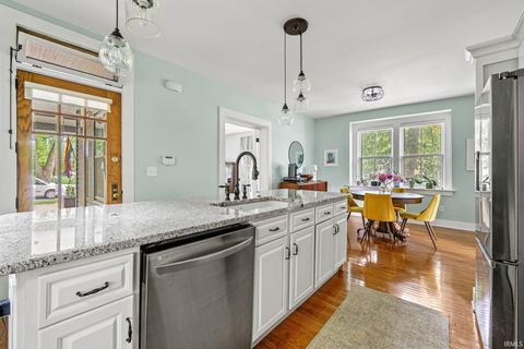 Tiny photo for 1336 W Washington Boulevard, Fort Wayne, IN 46802 (MLS # 202545484)