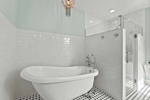 Tiny photo for 1336 W Washington Boulevard, Fort Wayne, IN 46802 (MLS # 202545484)