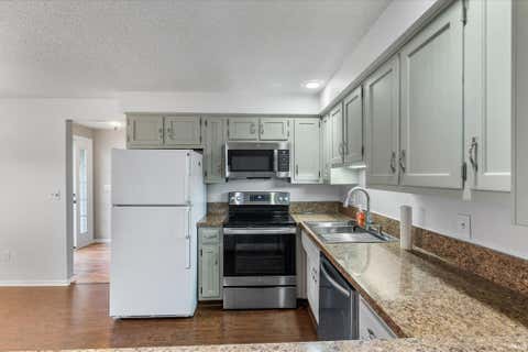 Tiny photo for 3914 Thornbury Place, Fort Wayne, IN 46804 (MLS # 202624192)