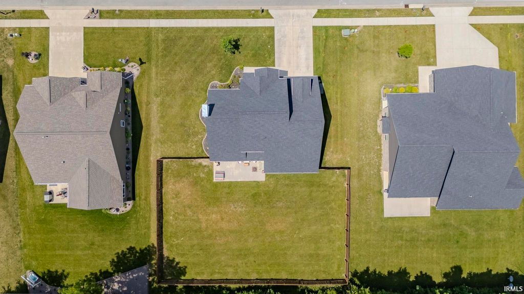 Photo of 814 Bluegrass Trail, Kokomo, IN 46901 (MLS # 202614489)