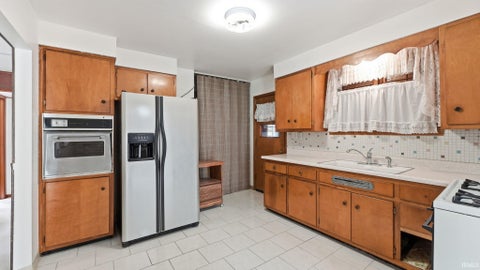 Tiny photo for 1325 Farwood Avenue, Fort Wayne, IN 46816 (MLS # 202627819)